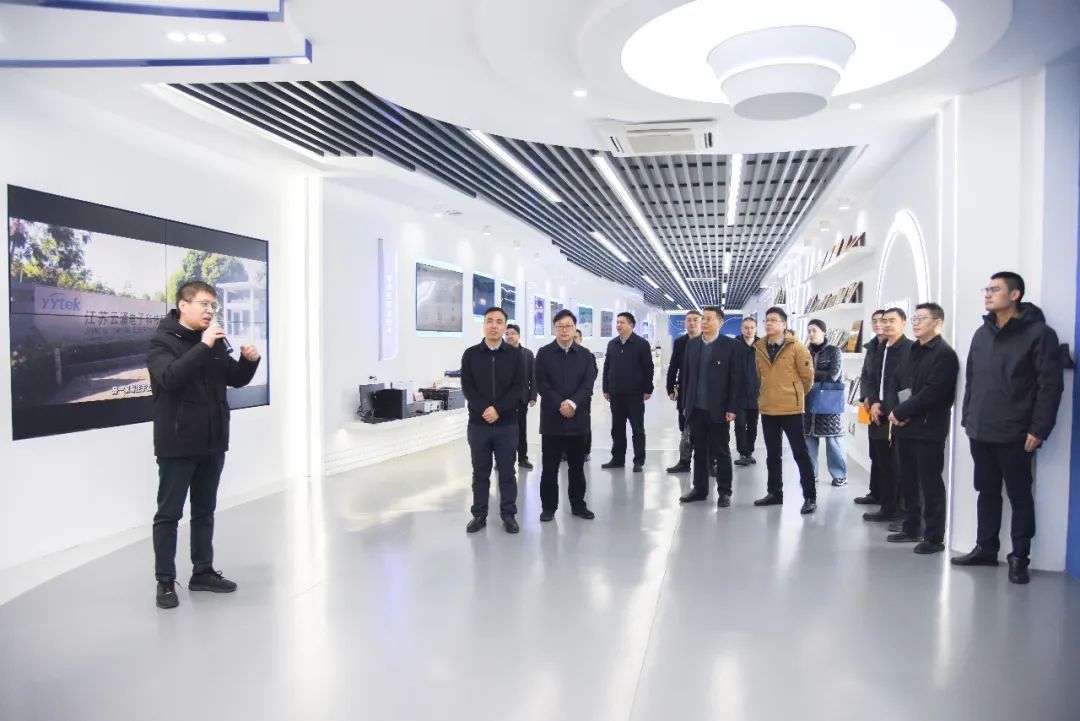 海陵区电子信息产业服务专班莅临bet365中文官网开展企业行活动